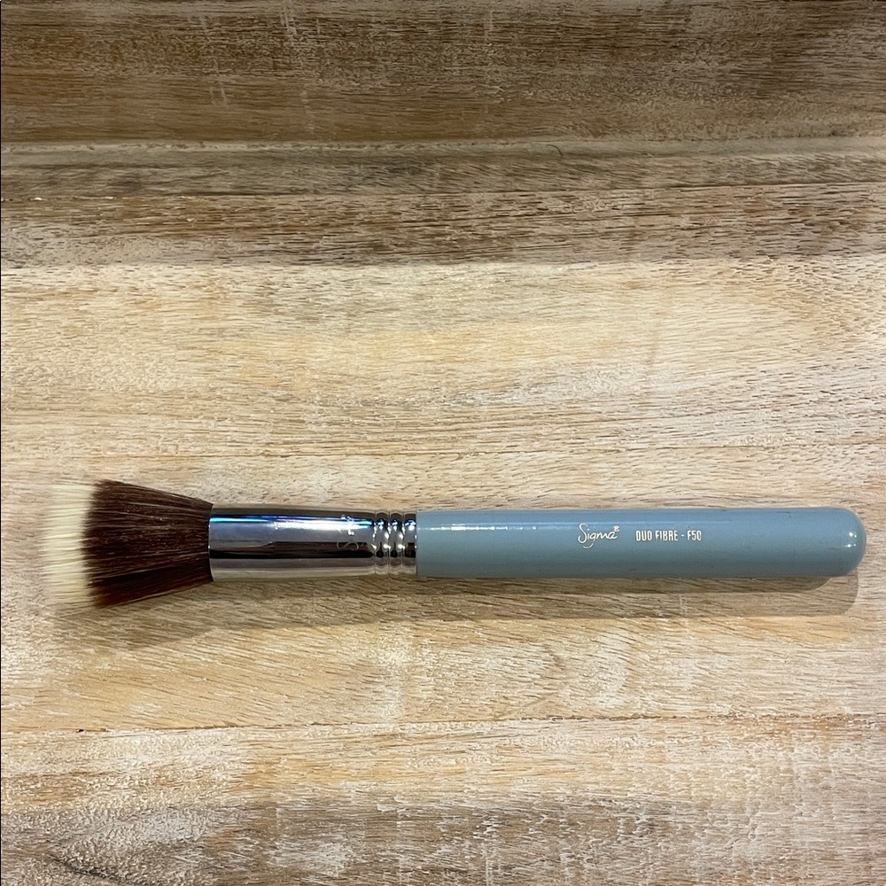Sigma Beauty Duo Fibre F50 Brush - Light Blue